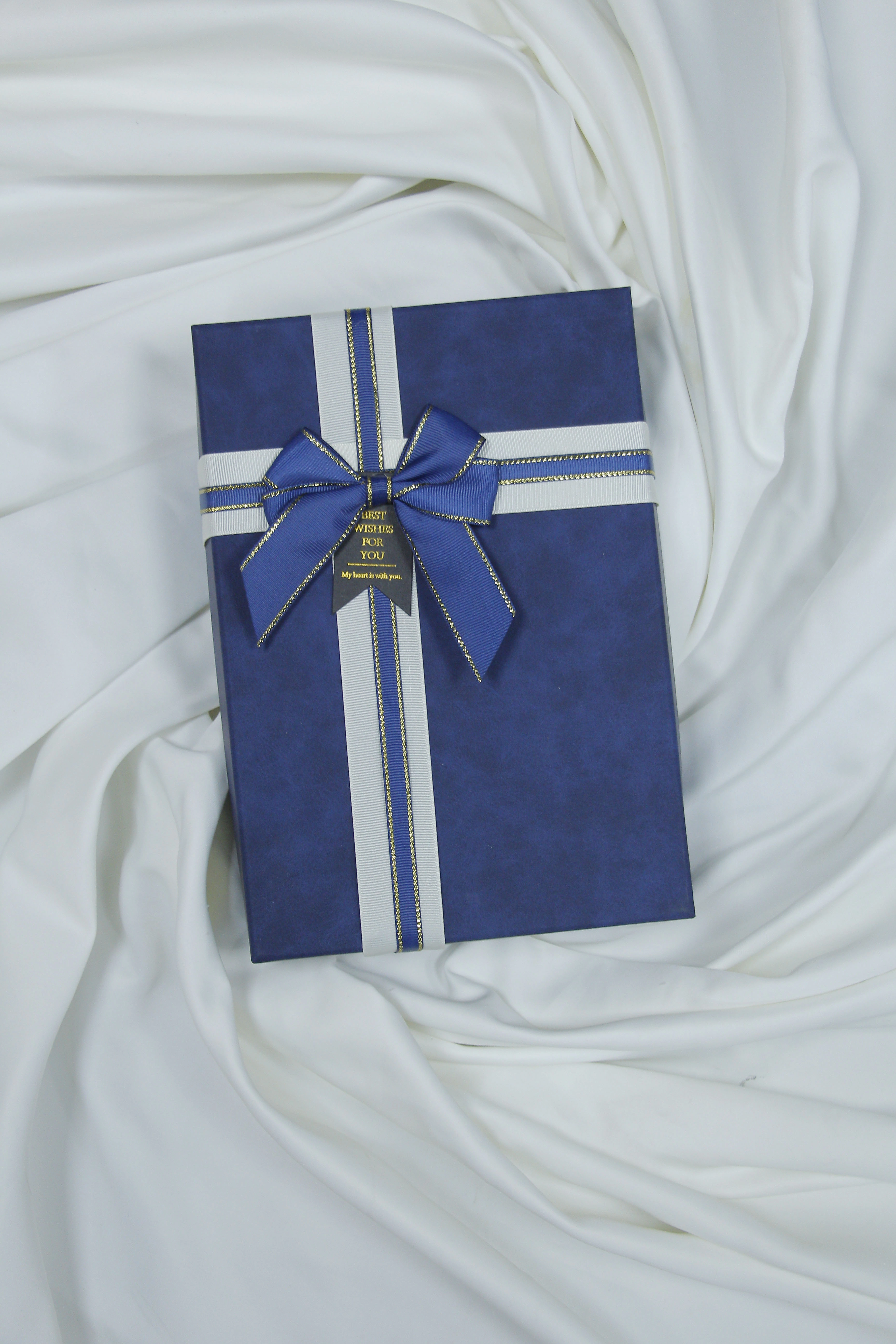 Sovg'a uchun to'plam. Ajoyib narx va yetkazib berish bepul. (289.000, Xushbo'y shamlar 2 dona, Sovgʻabop quti) sotib olish