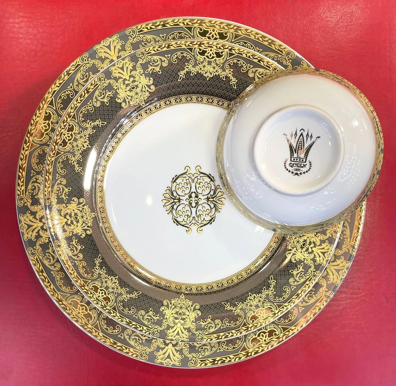 QUEEN terma servizi (QIZIL-QORA-YASHIL-KO'K) 12 kishilik, 76 ta buyum O'zbekistonda