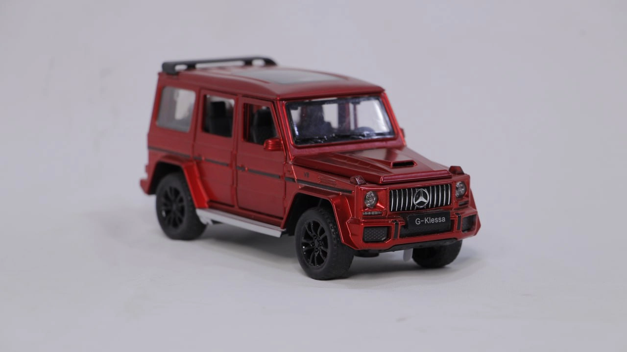 Mercedes Benz G63 qizil o'yinchoq mashina modeli arzon