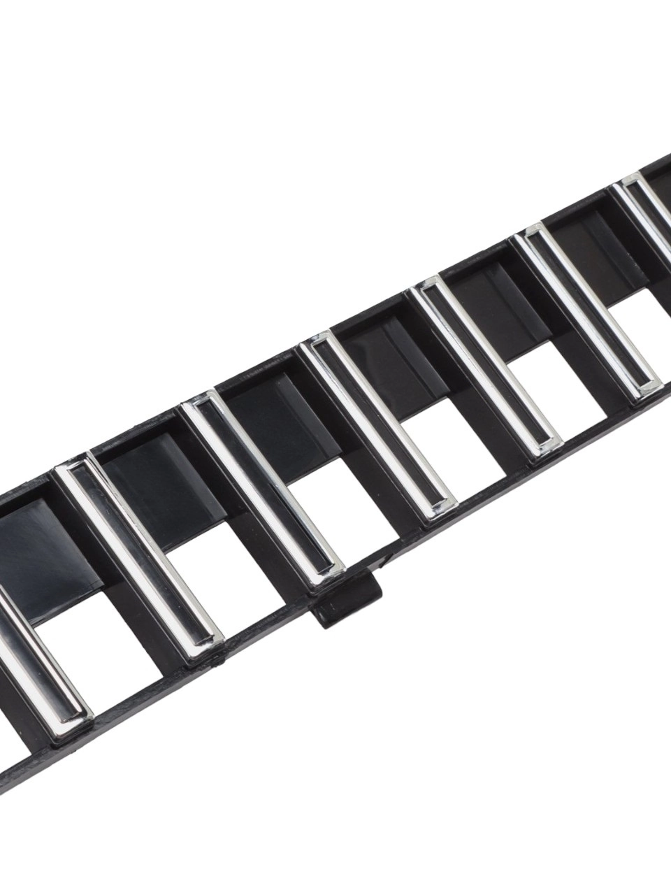 Облицовка бампера для Гентра в стиле Maybach никел рассрочка