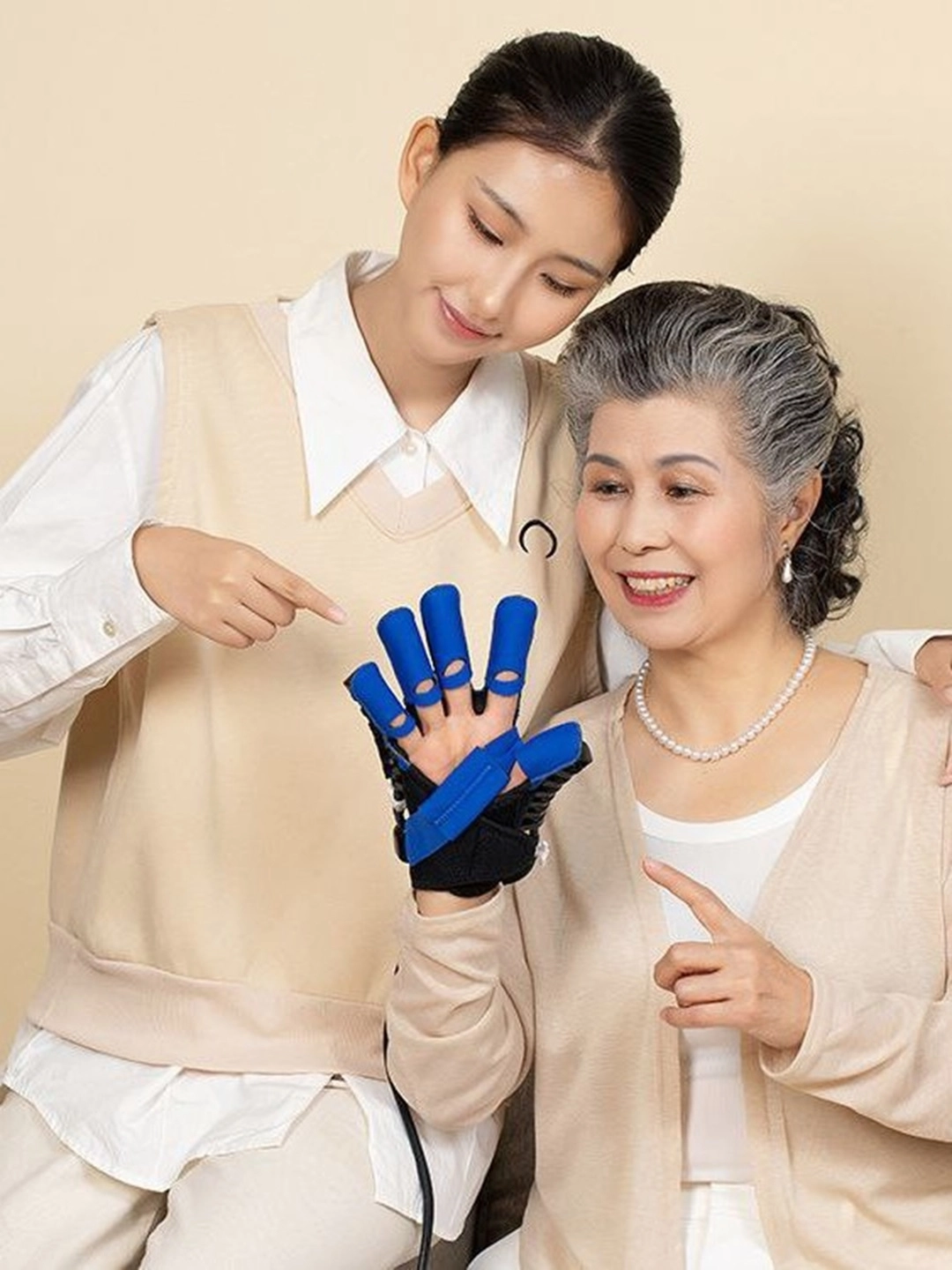 Insultdan keyingi reabilitatsiya uchun robot qo&lsquo;lqop O'zbekistonda