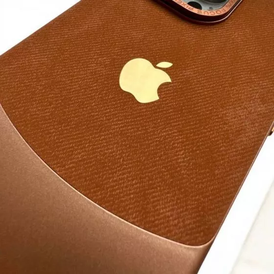 Чехол CH298 коричневый для iPhone 16 Pro недорого