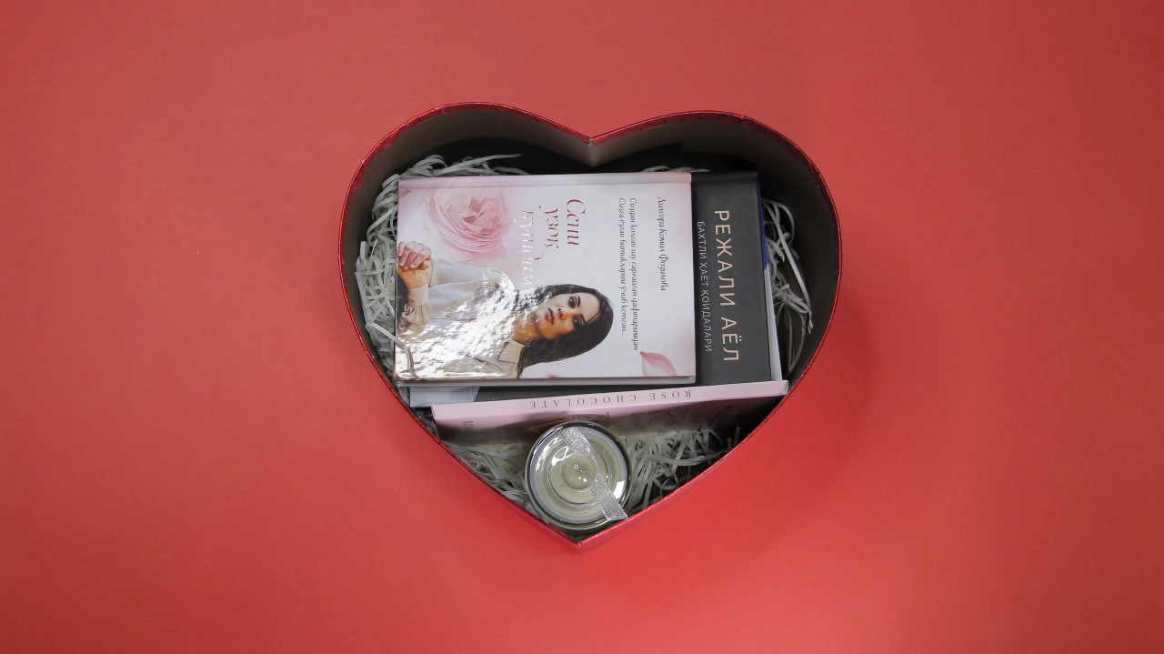 Совға учун тўплам. Ажойиб нарх ва етказиб бериш бепул. (329.000, Ажойиб шоколад, Шам, Совғабоп қути) купить