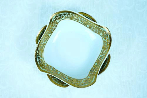 "Izumrud" – 12 kishilik Karosa chinni servizi xususiyatlar