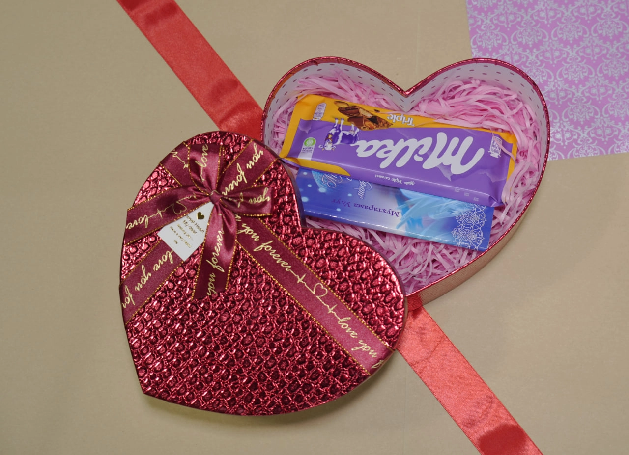 Совға учун тўплам. Ажойиб нарх ва етказиб бериш бепул. (139.000, Ажойиб шоколад, Совғабоп қути) недорого