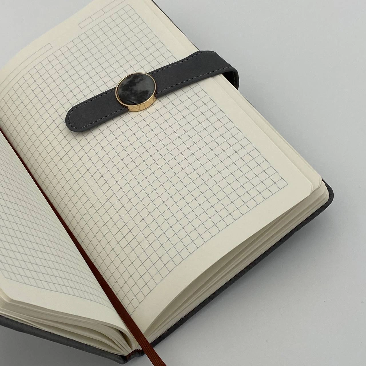 31-25 kulrang magnitli bloknoti (116 varaq) O'zbekistonda