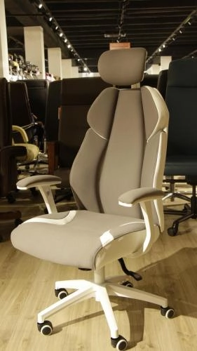 FREEDOM DRESDEN kreslosi bo'lib to'lash