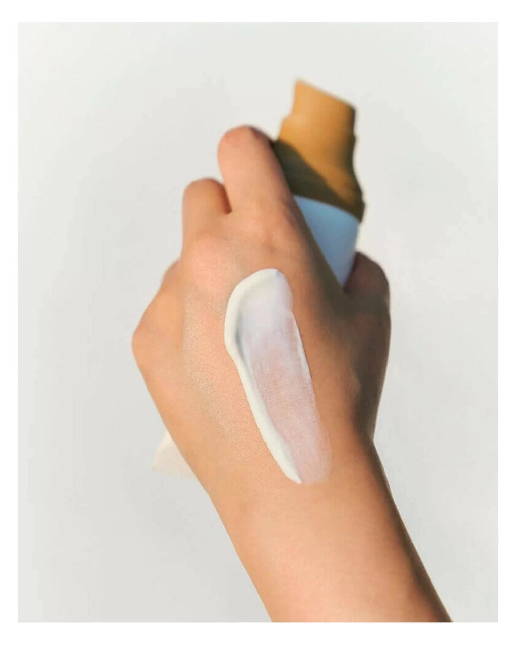 Солнцезащитный крем  SKIN 1004  Madagascar Centella Air-Fit Sun Cream LIGHT SPF 30  PA++++ в Узбекистане