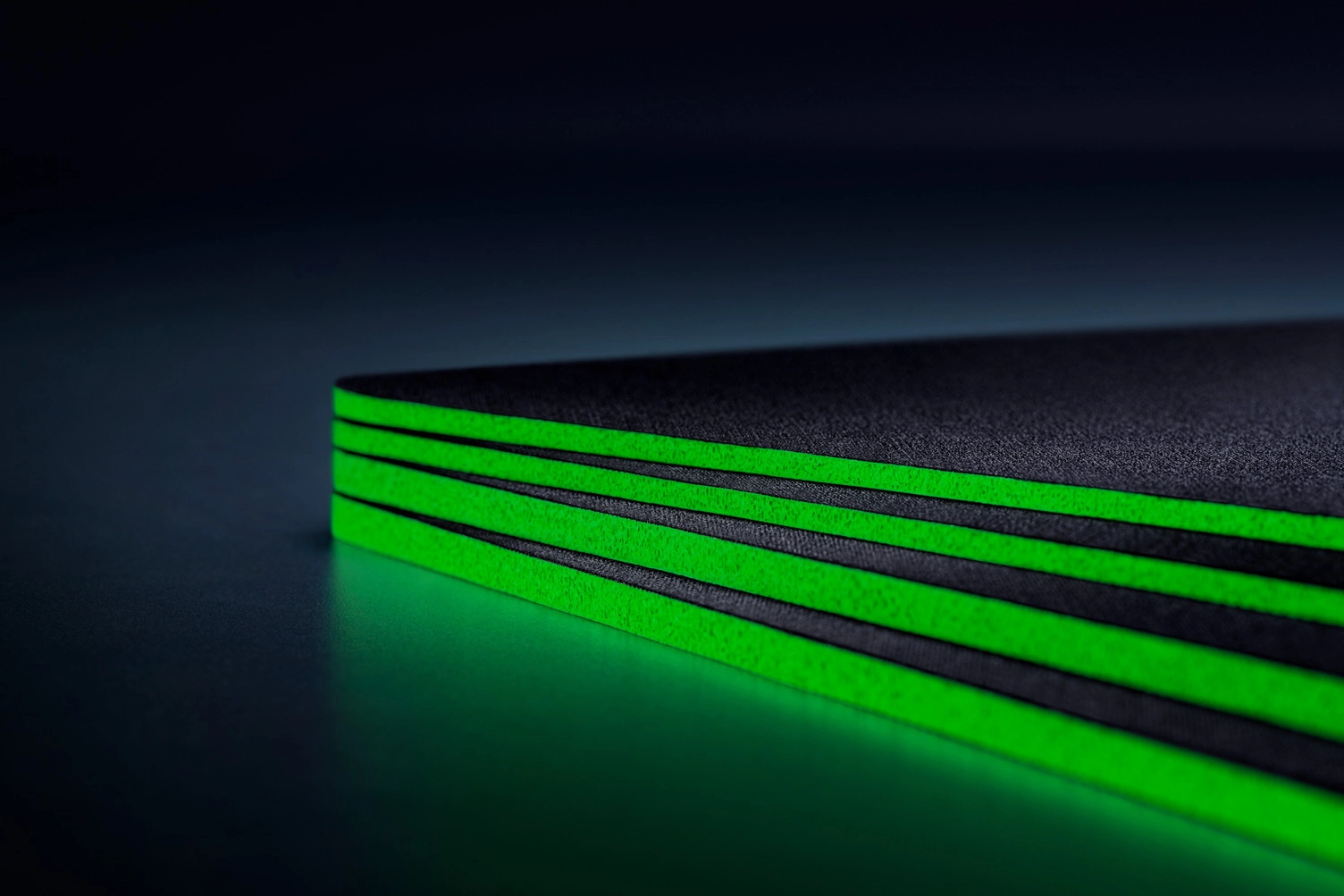 Razer Gigantus V2 M gilamchasi yetkazib berish