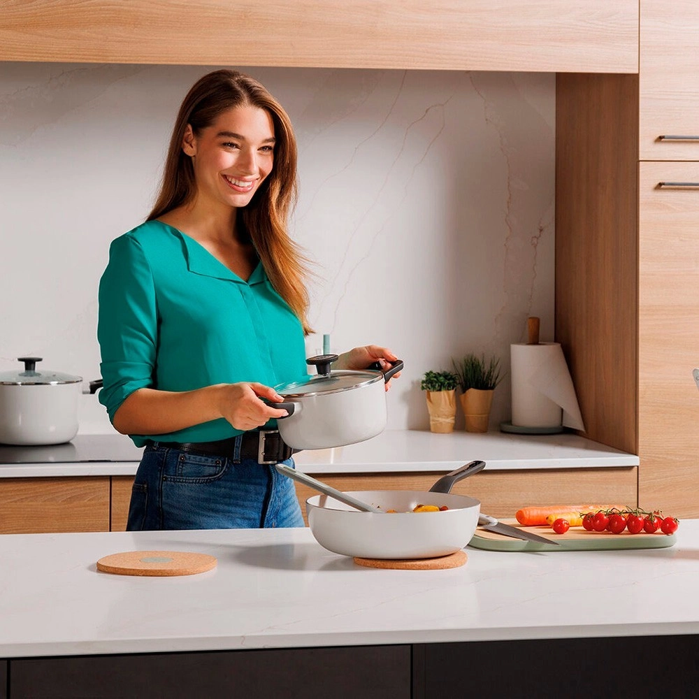 Кастрюля с крышкой Berghoff Leo Glints Spirit 5,6 л 3950612 цена