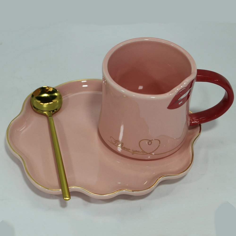 Кружка с ложкой и с блюдцем 250мл розовая доставка