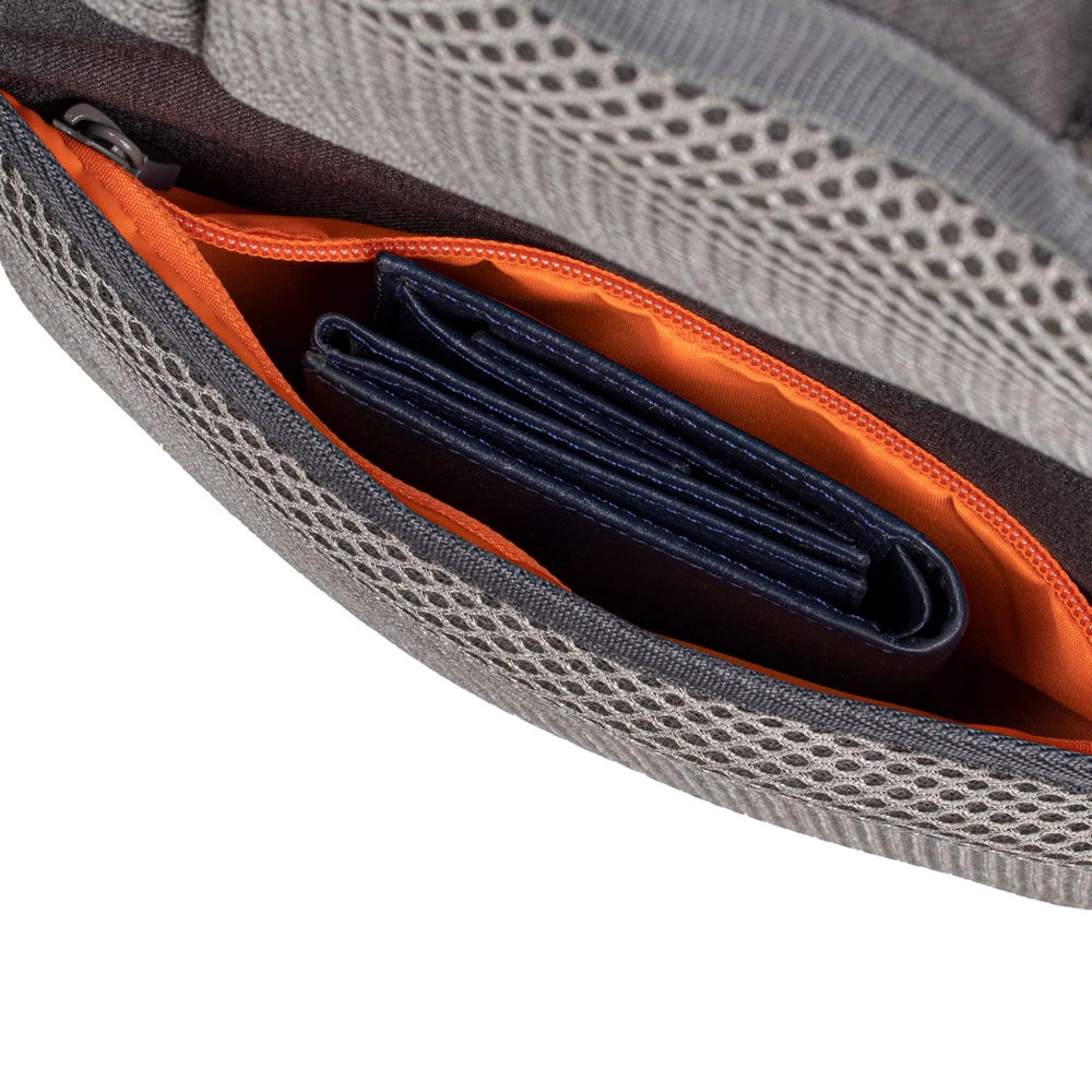 Rivacase 7761 khaki 15.6" noutbuk ryukzagi (4260403579893) tez yetkazib berish