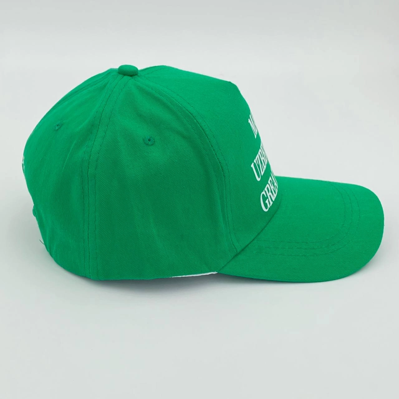 Make Uzbekistan Great Again yashil kepkasi O'zbekistonda