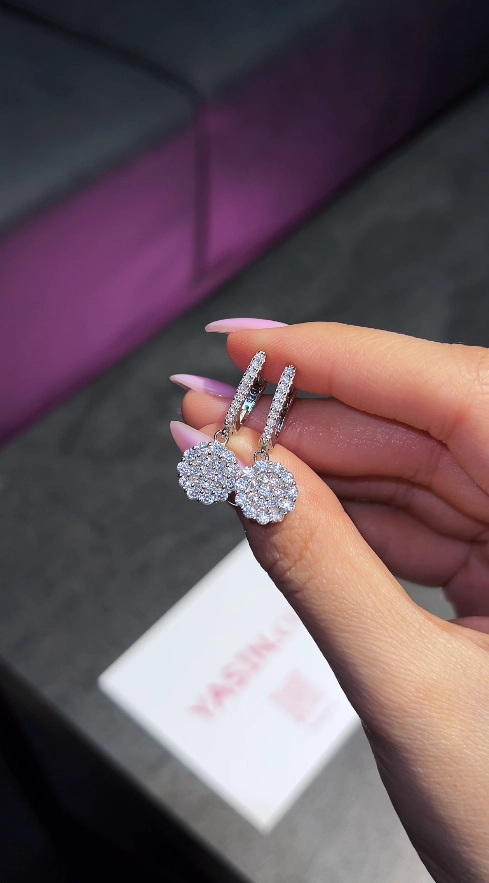 Серебряные серьги Iced petals купить