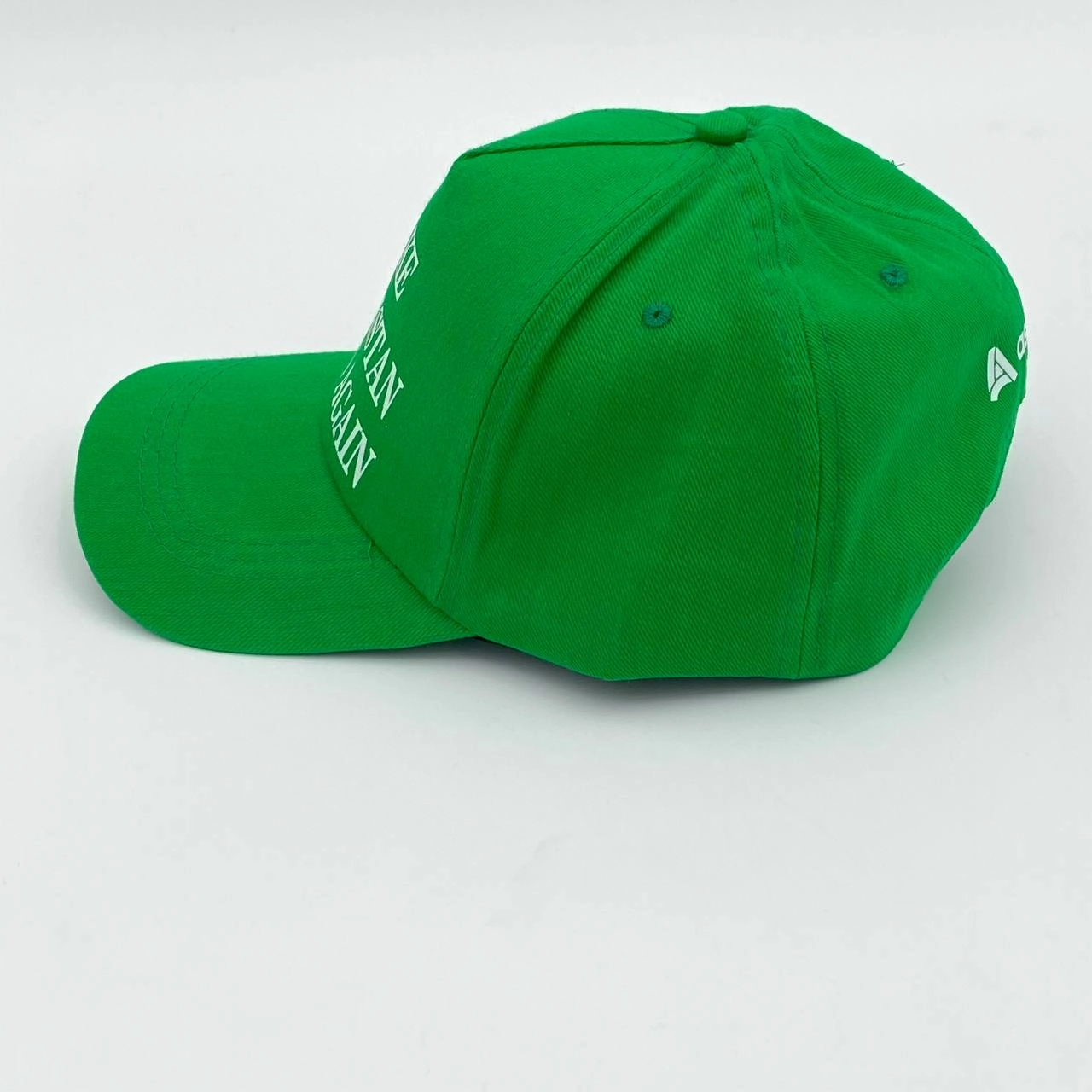 Make Uzbekistan Green Again yashil kepkasi O'zbekistonda