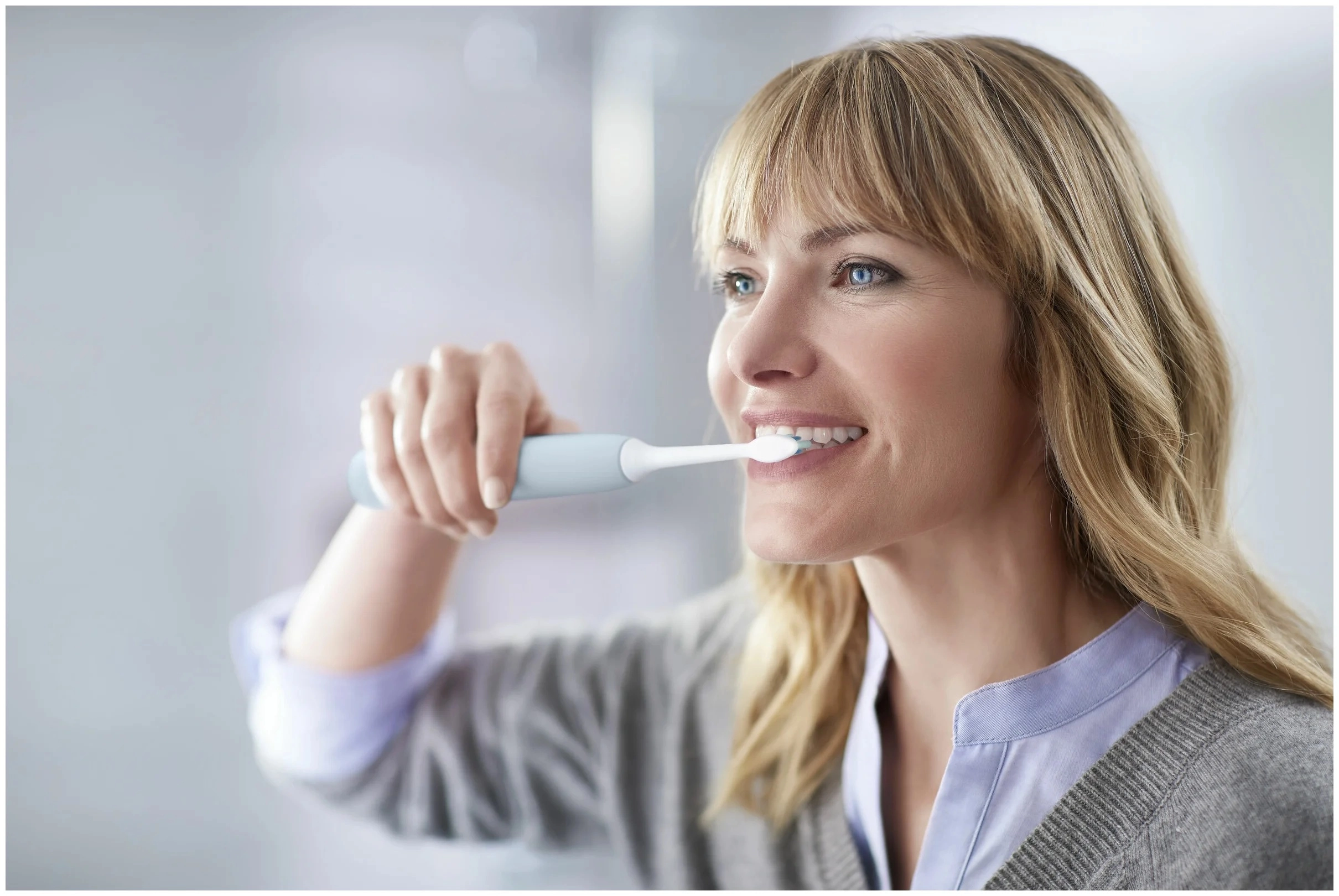 Звуковая зубная щетка Philips Sonicare ProtectiveClean 4300 HX6803/04 онлайн