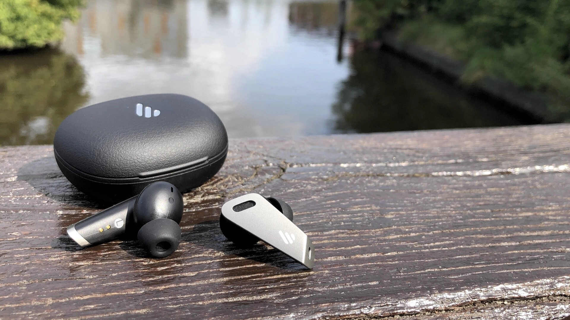 Беспроводные наушники Edifier TWS NB2 Pro Black онлайн