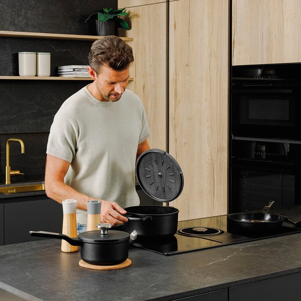 Кастрюля с крышкой Berghoff Leo Phantom 5,6 л 3950577 онлайн