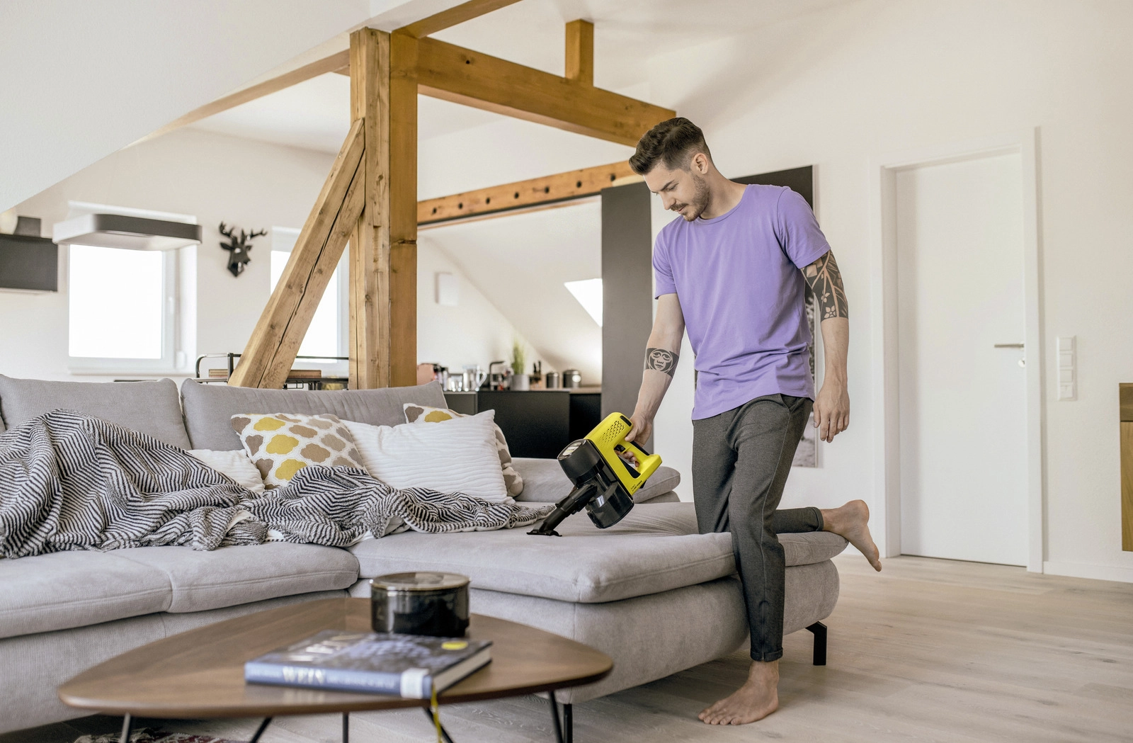 Аккумуляторный пылесос Karcher VC 4 Cordless myHome онлайн