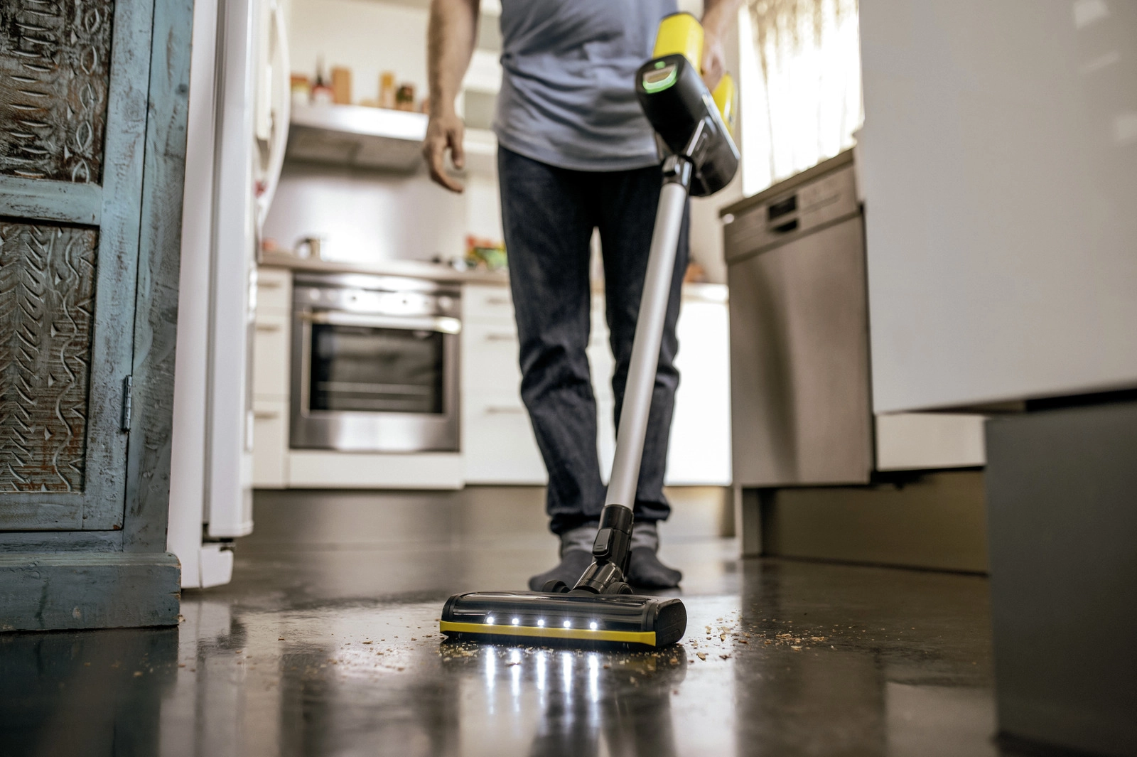 Аккумуляторный пылесос Karcher VC 6 Cordless ourFamily онлайн