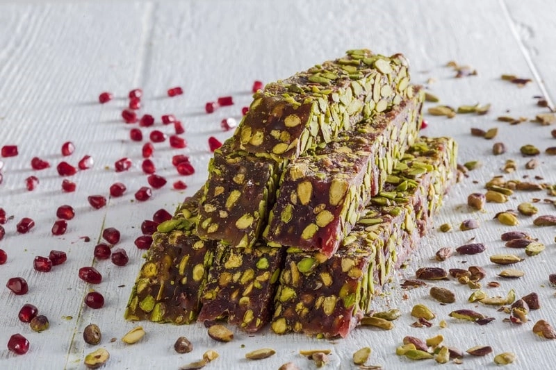 Anor ta&rsquo;mli, fistashka bilan qoplangan Malatya lokumi, 1 kg sotib olish