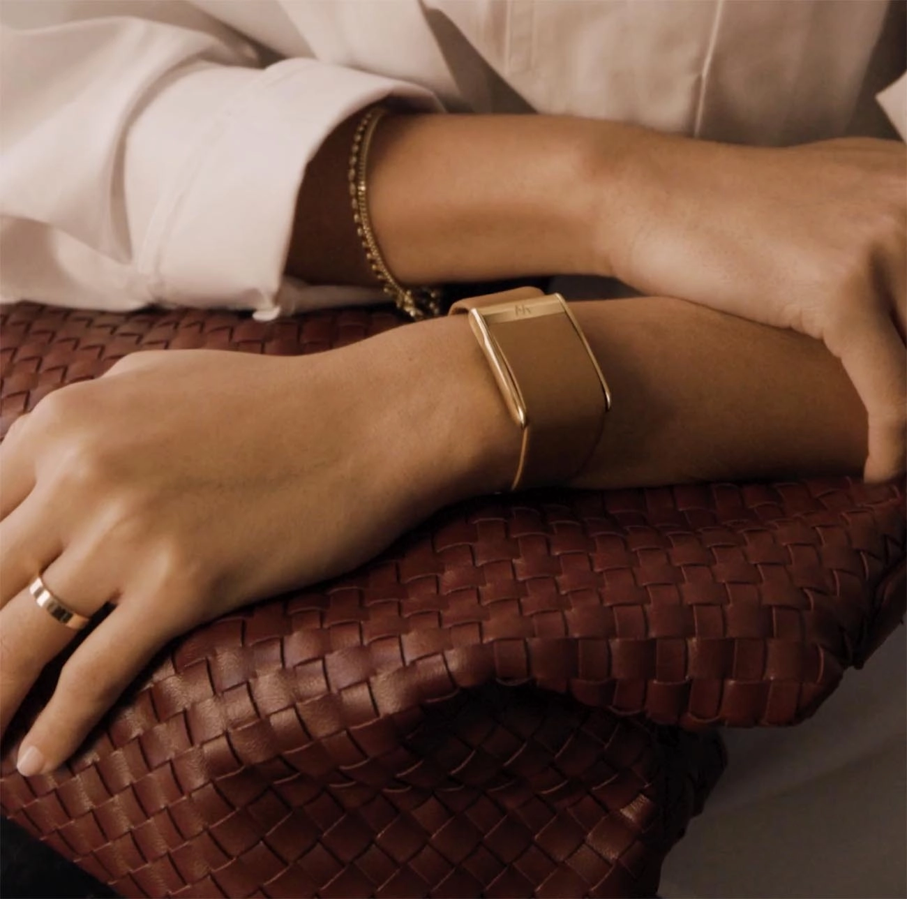 Whoop 5.0 (ONE, PEAK) LeatherLuxe Band (Camel/Gold) charm bilaguzuk tasmasi (Original) O'zbekistonda