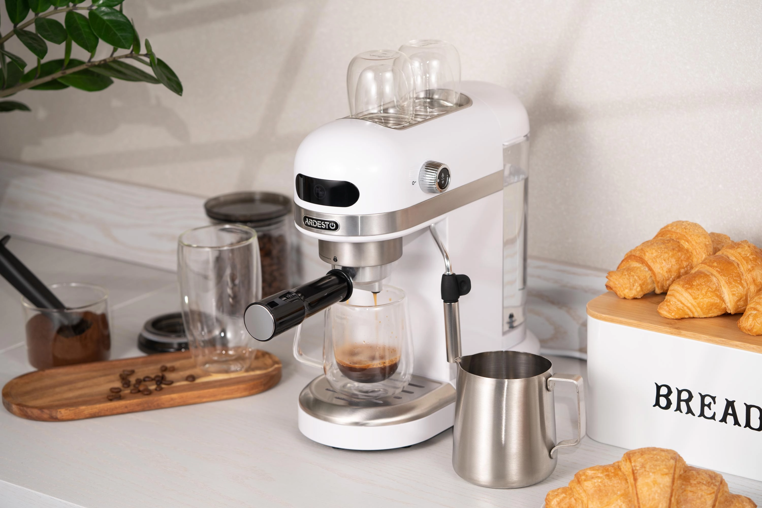 Karob espresso ishlab chiqaruvchisi ARDESTO YCM-E1500 onlayn