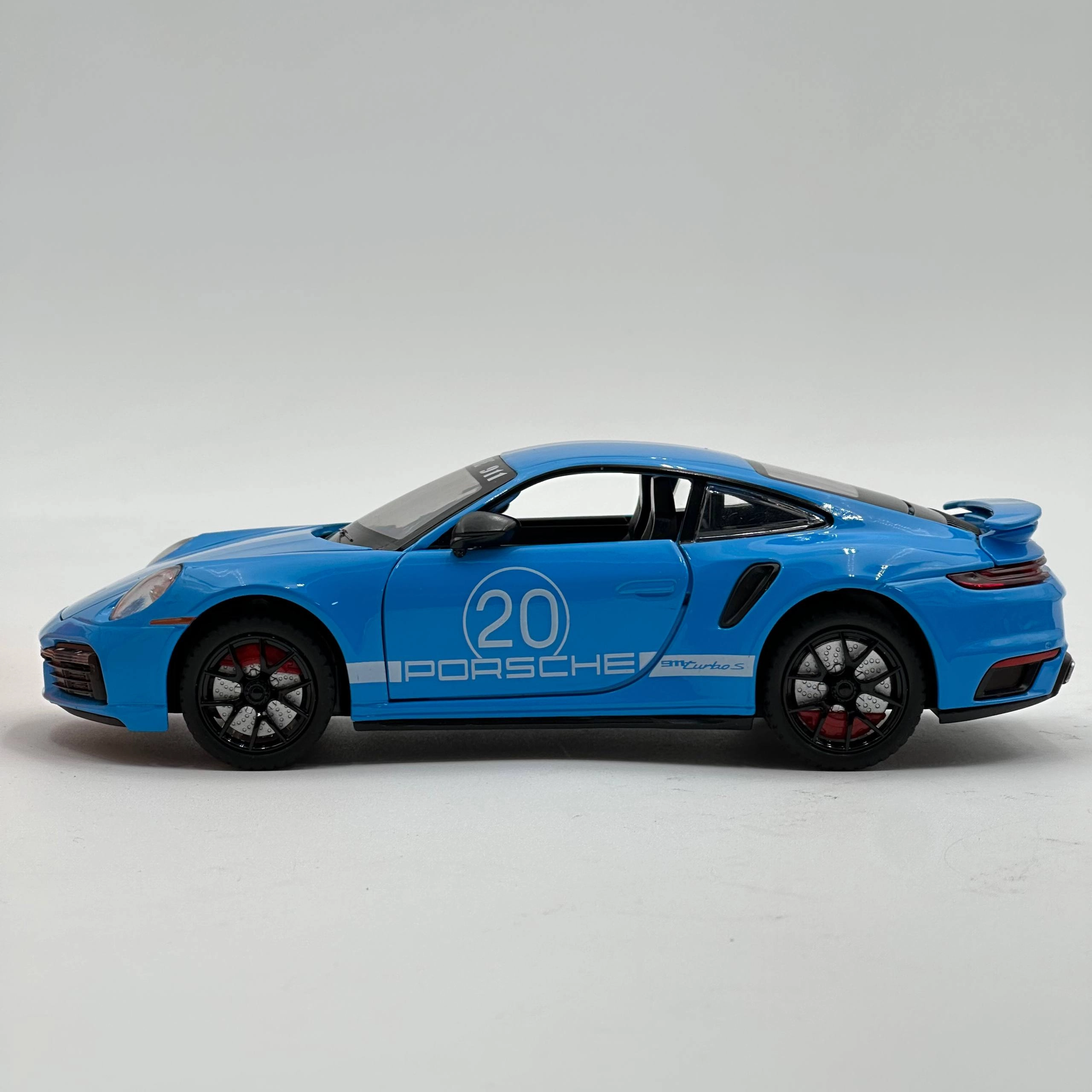 Porsche 911 Turbo S o'yinchoq mashina modeli arzon