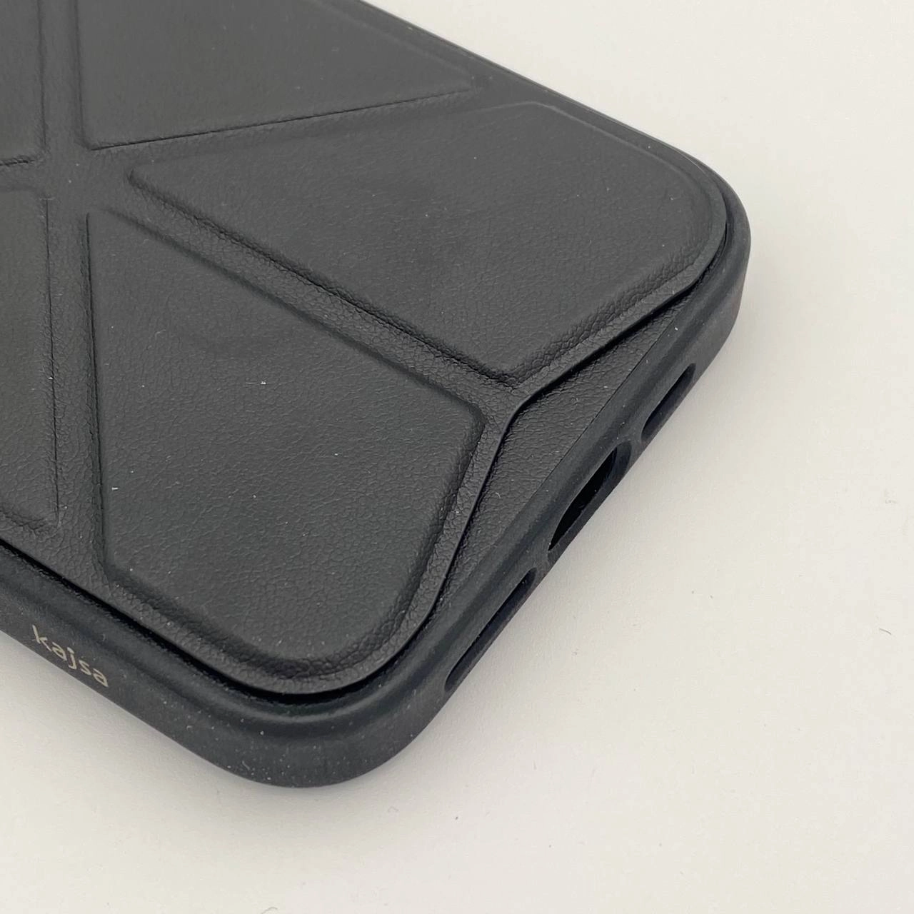 Чехол Kajsa Preppie Collection Origami для iPhone 15 Pro Max черный онлайн