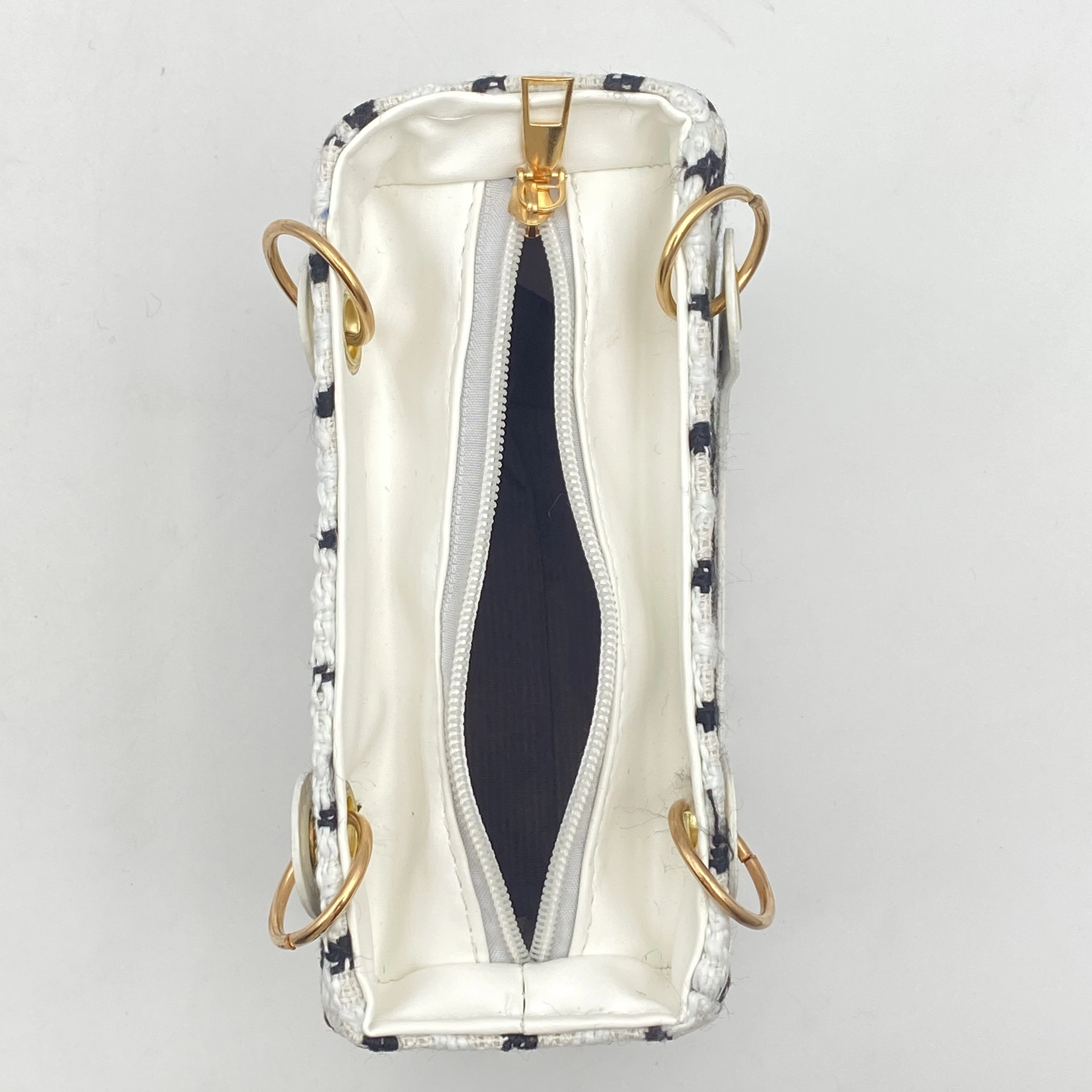 Женская сумка с брелком, White цена