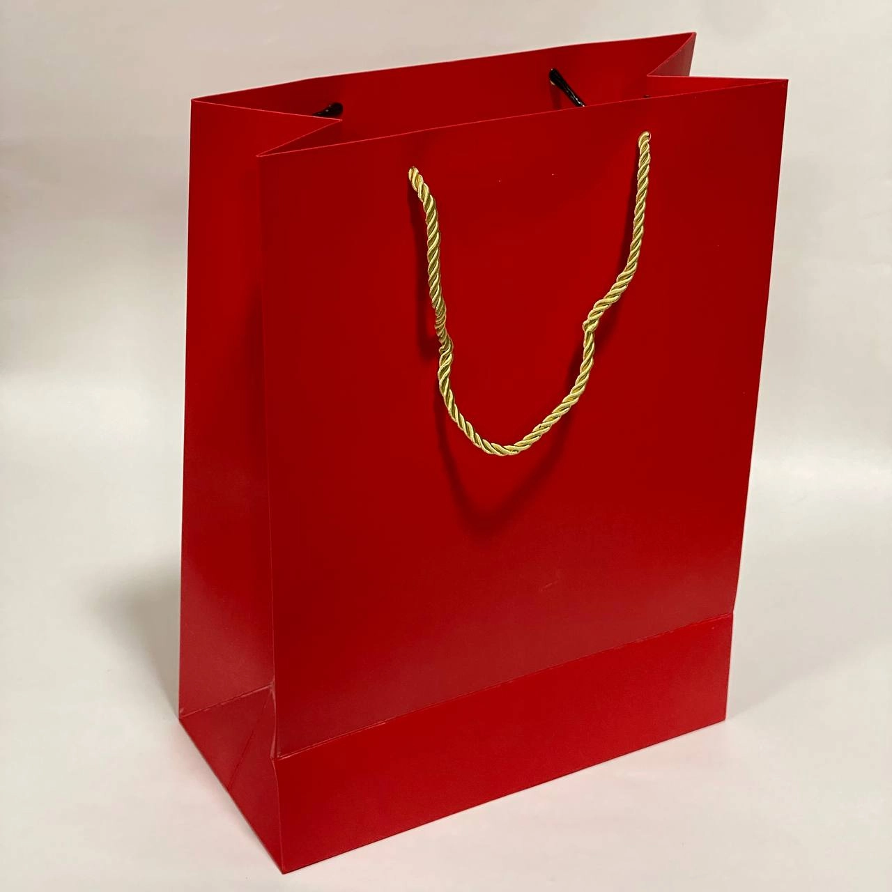 Sovg‘a paketi (qizil) - rasm №2 Sovg‘a paketi (qizil) sotib olish