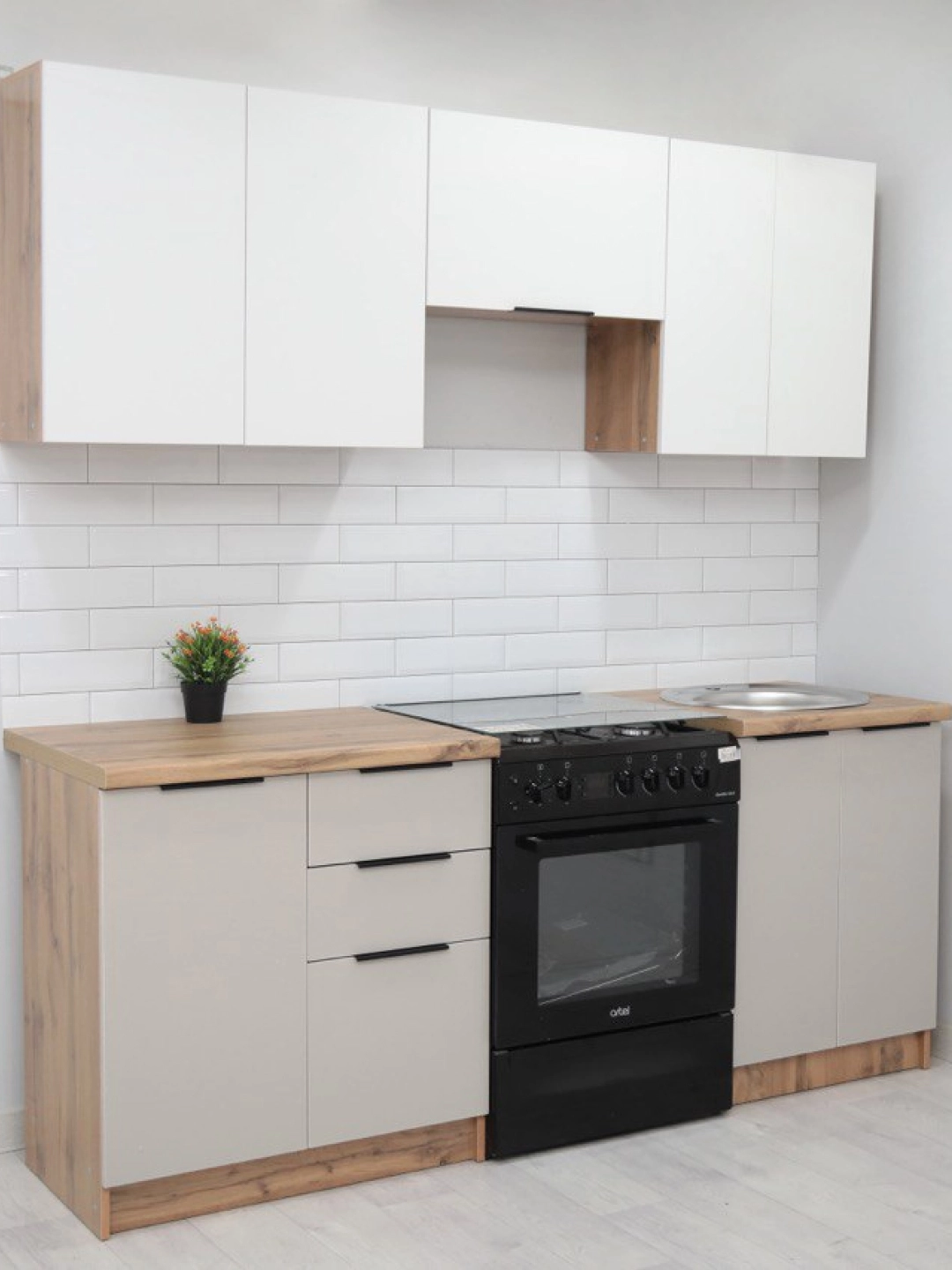 "Royal" oshxona garniturasi, 2.4 m arzon