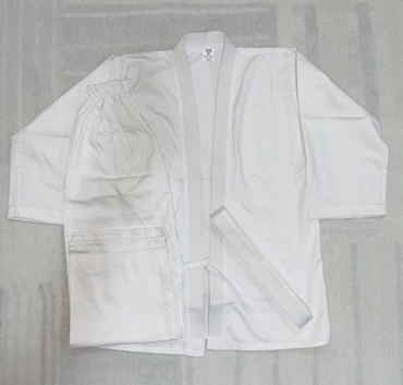 PowerGym karate uchun kimonosi sotib olish