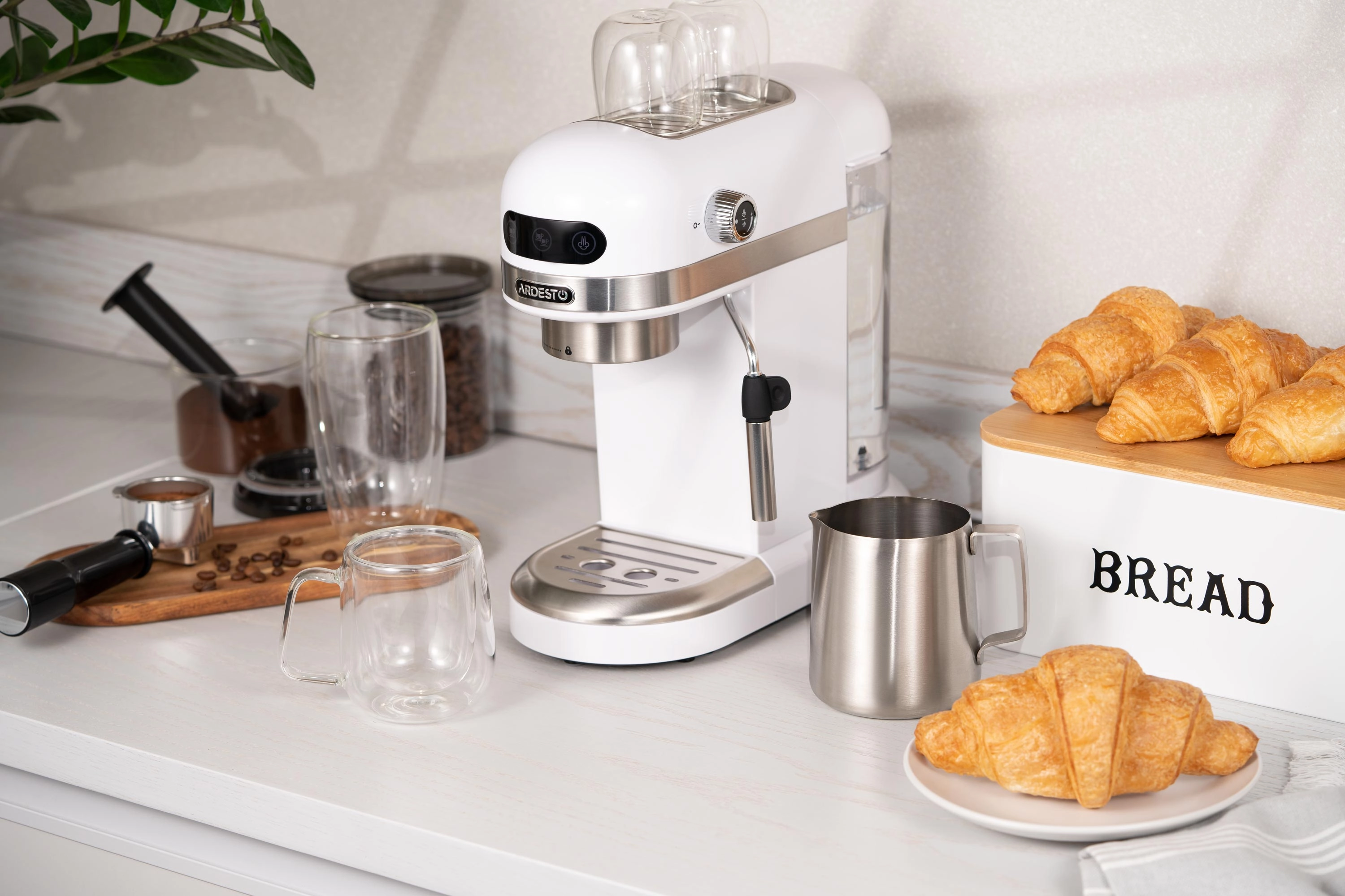 Karob espresso ishlab chiqaruvchisi ARDESTO YCM-E1500 arzon