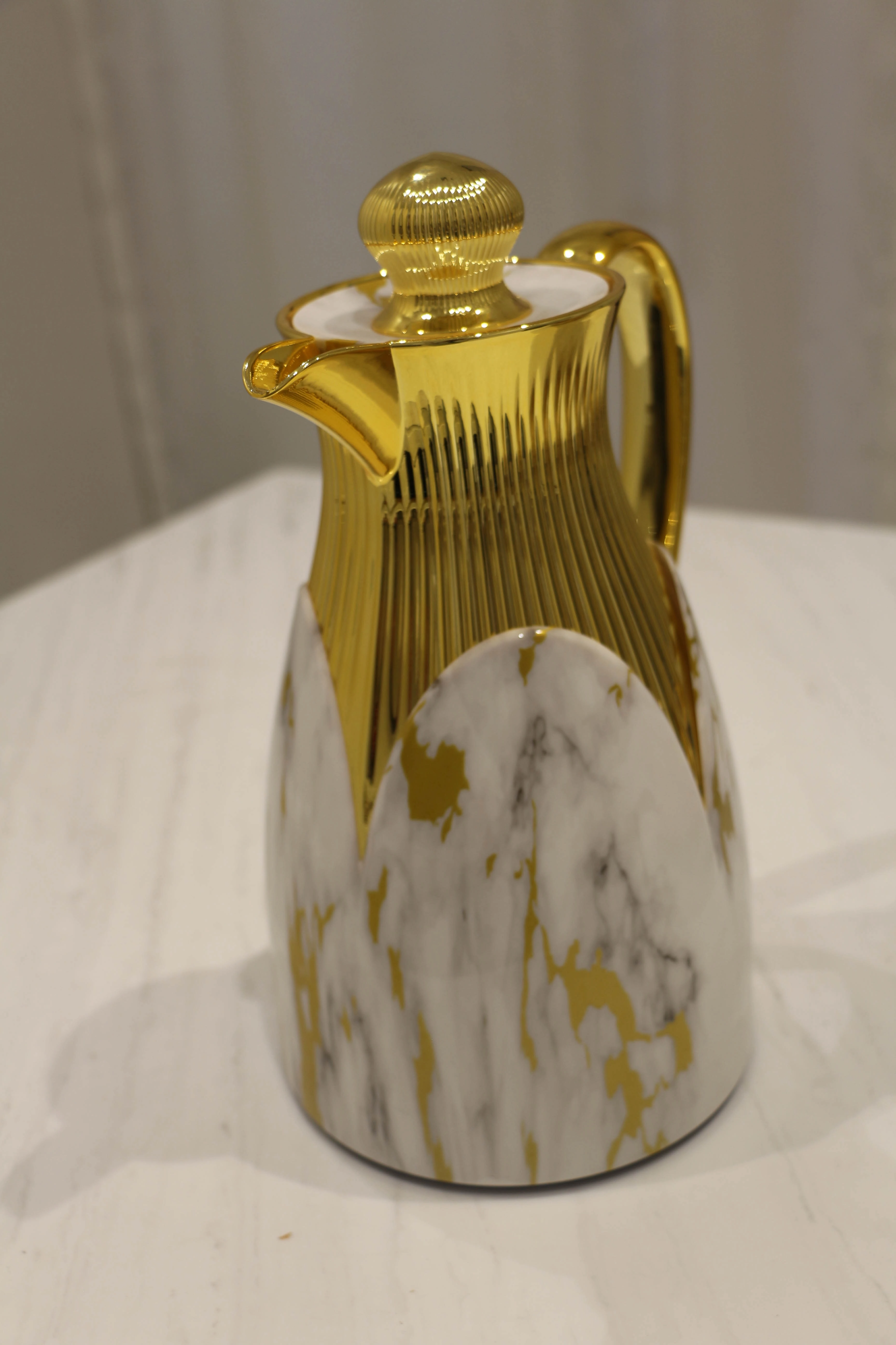 Feenik JN-2110 1L termo-choynagi (White) O'zbekistonda