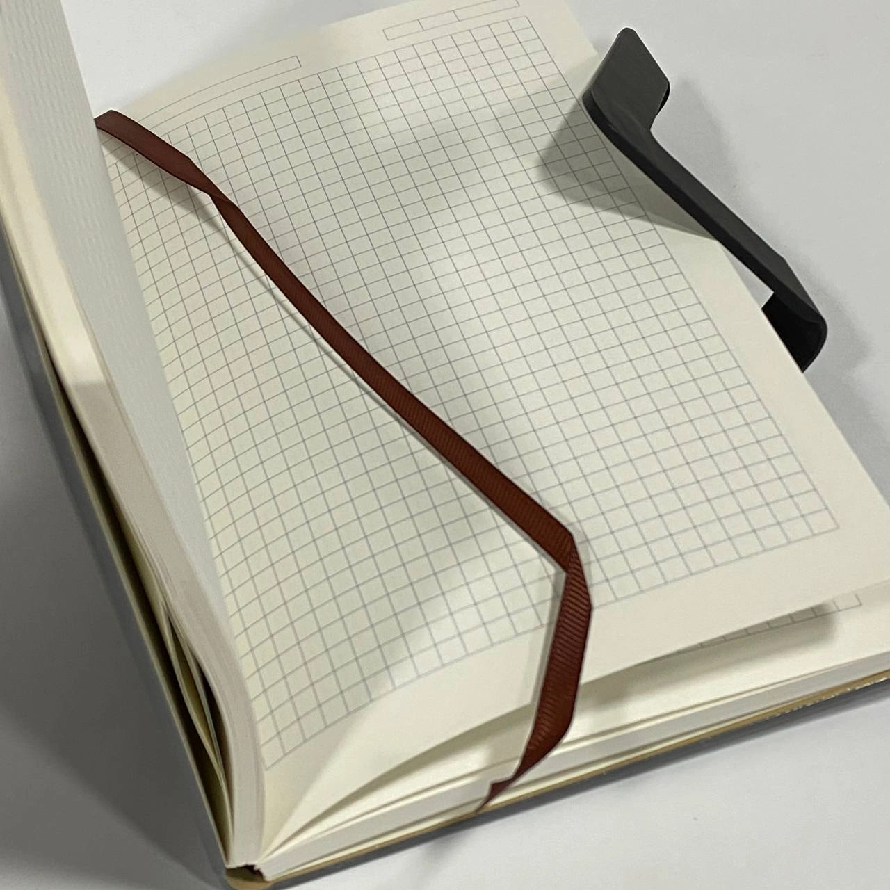 HR-62-25 kulrang magnitli bloknoti (100 varaq) O'zbekistonda