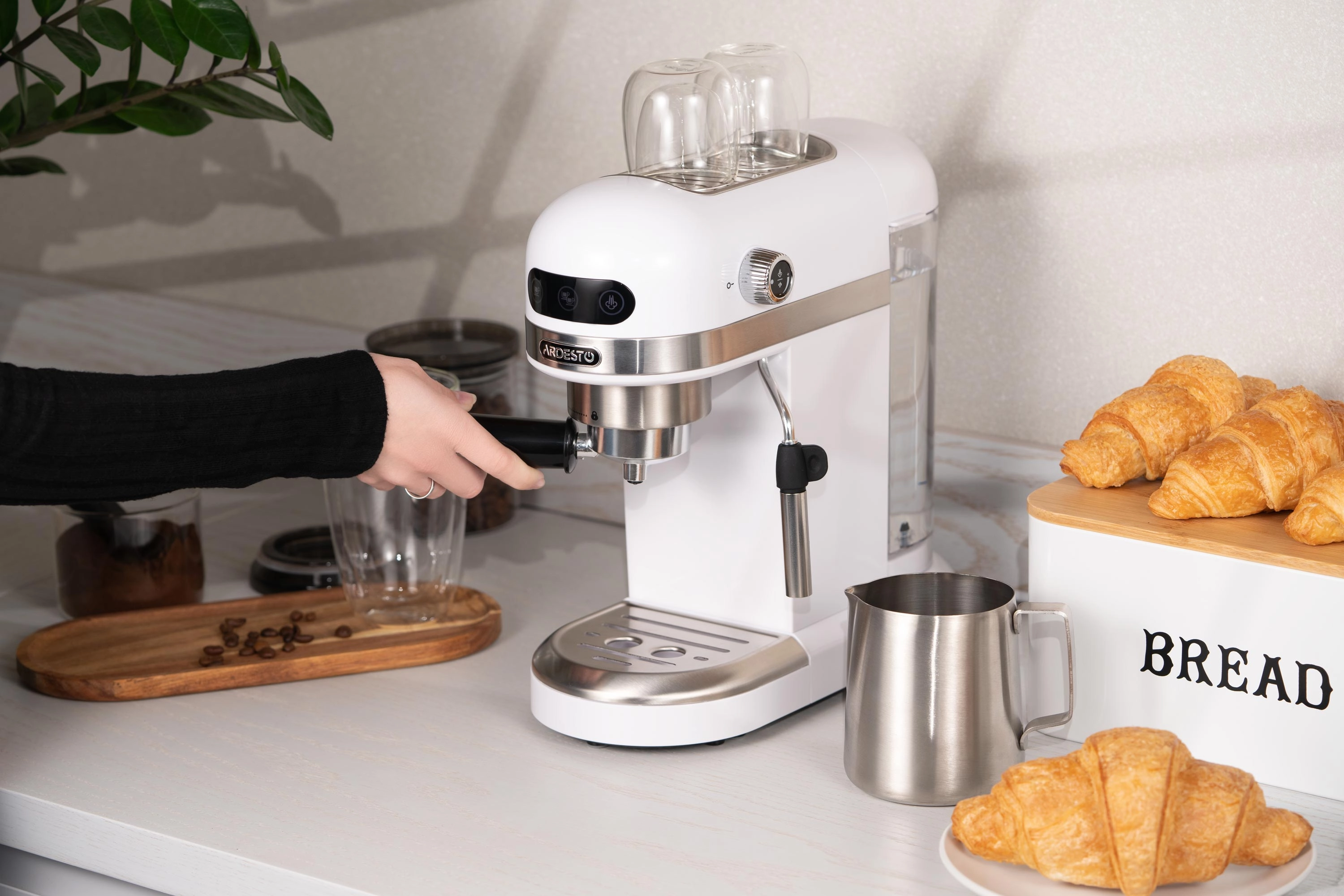 Karob espresso ishlab chiqaruvchisi ARDESTO YCM-E1500 O'zbekistonda