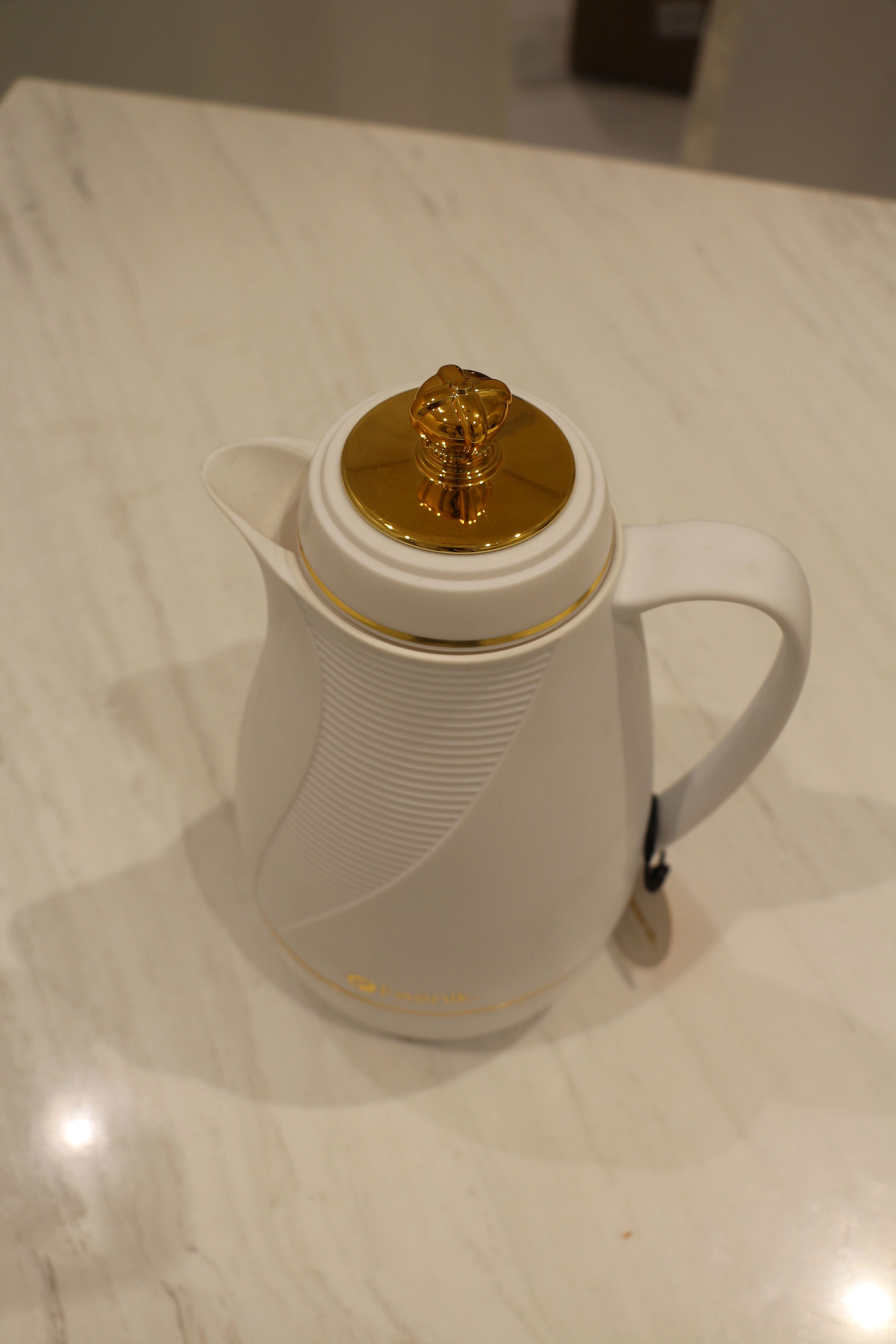 Feenik DX-100 1L termo-choynagi (White) bo'lib to'lash