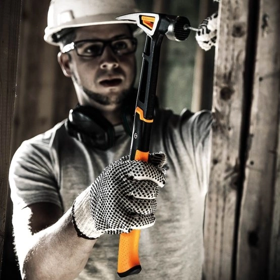 Молоток столярный FISKARS 22oz/16" (1020216) недорого