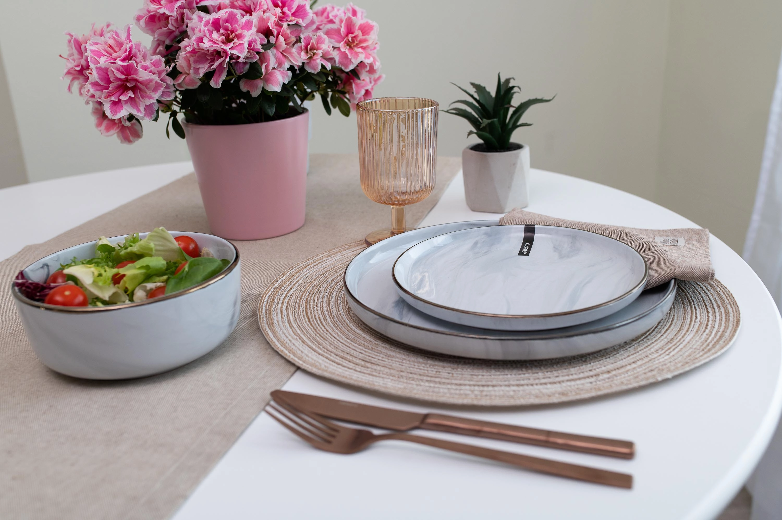 Набор обеденных тарелок ARDESTO Marmo, 27 см, керамика, белые (6 шт) (AR2927MRW_6) недорого