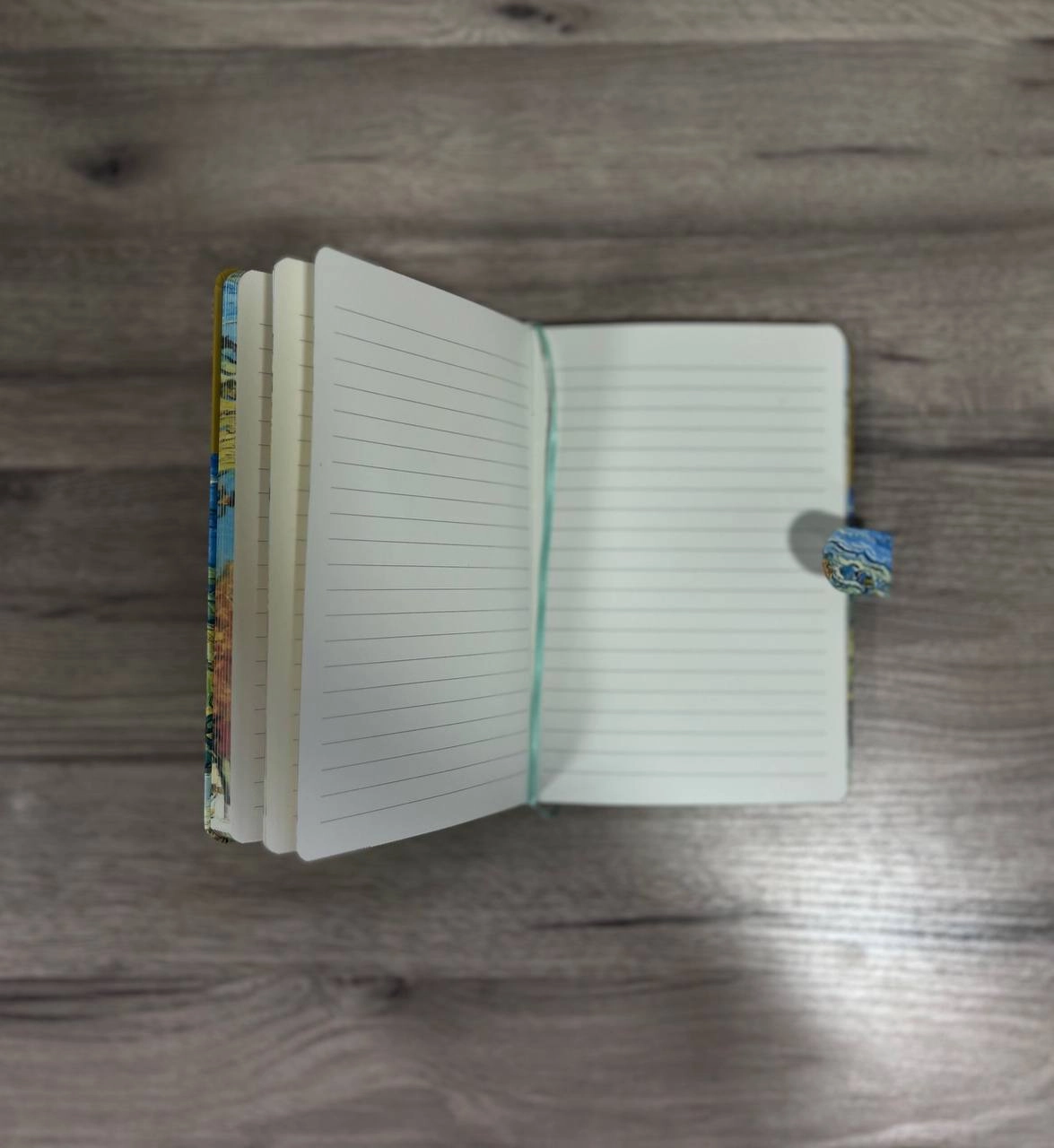 Van Gogh sariq yondaftari (224 pages) O'zbekistonda