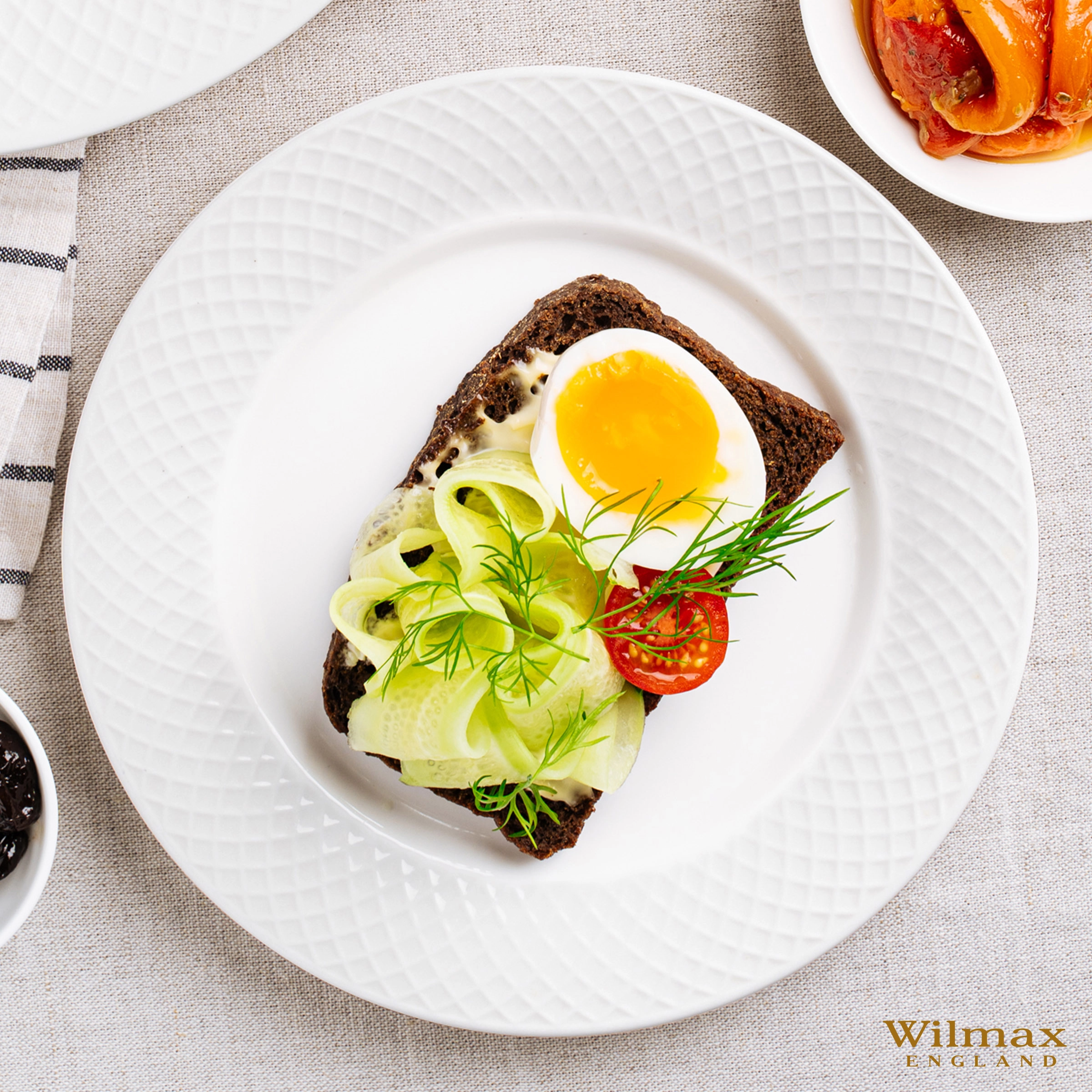 Wilmax Julia Vysotskaya WL‑880100‑JV/6C desert uchun tarelkalar to‘plami (6 dona), 20 sm xususiyatlar