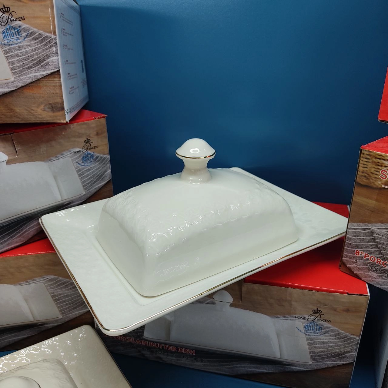 Farfordan ishlangan yog‘ idishi O'zbekistonda