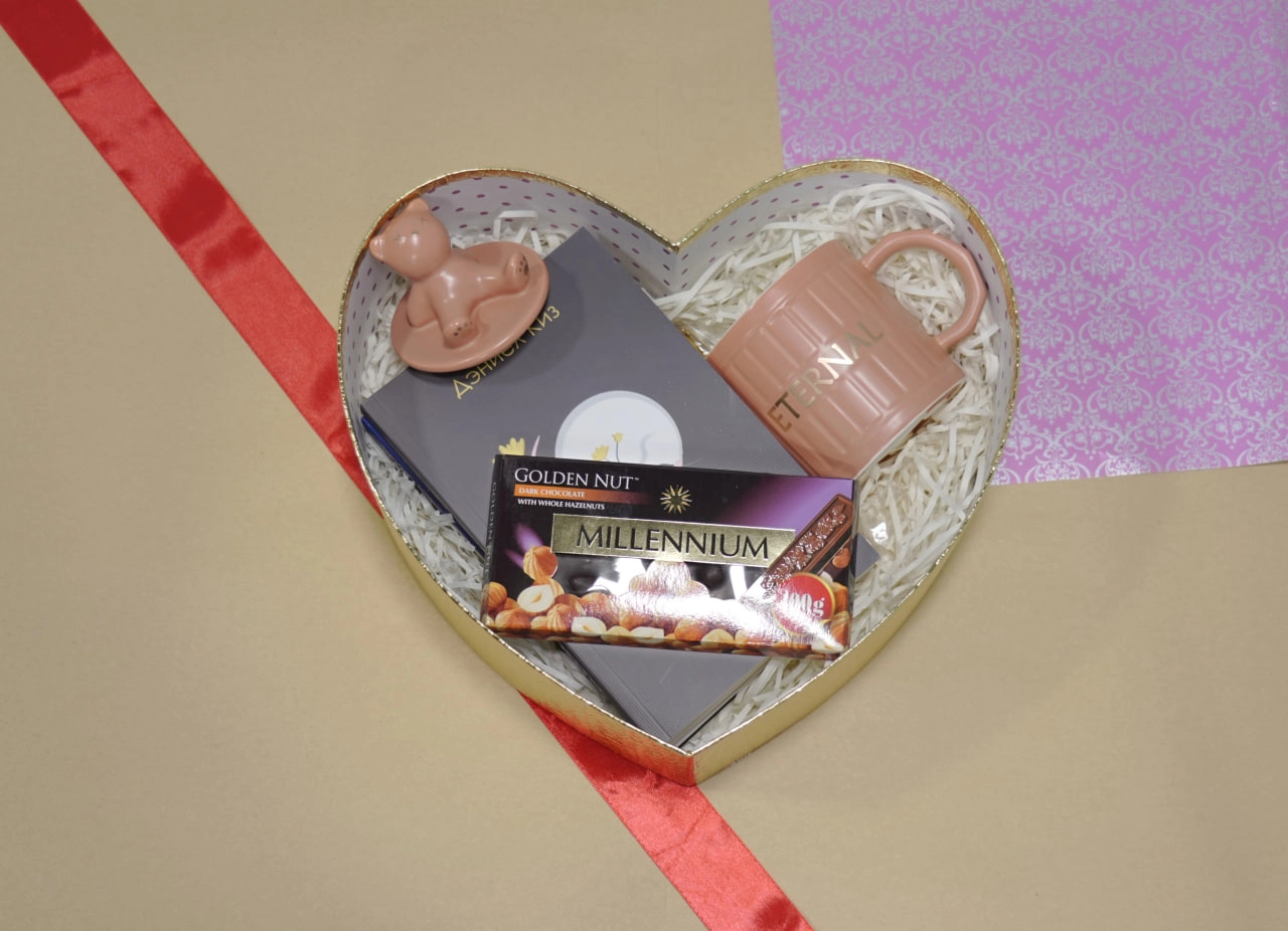 Совға учун тўплам. Ажойиб нарх ва етказиб бериш бепул. (369.000, Ажойиб бакал, Совғабоп қути) онлайн