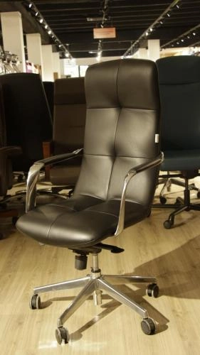 A1723 KUK kreslosi O'zbekistonda