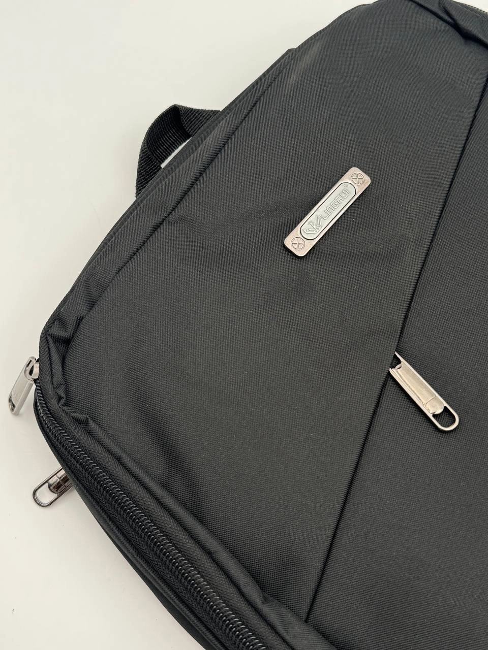 Universal, suv o&lsquo;tkazmaydigan, biznes uslubidagi USB portli ryukzak arzon