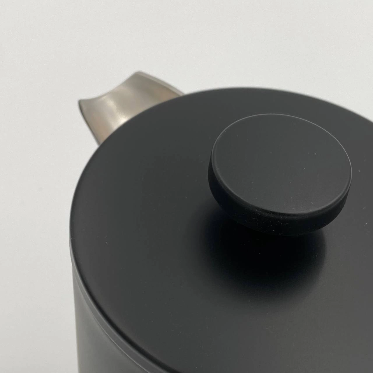 Royal home tableware & more 2001 Kofe va choy uchun pressli choynak 1L (qora) onlayn