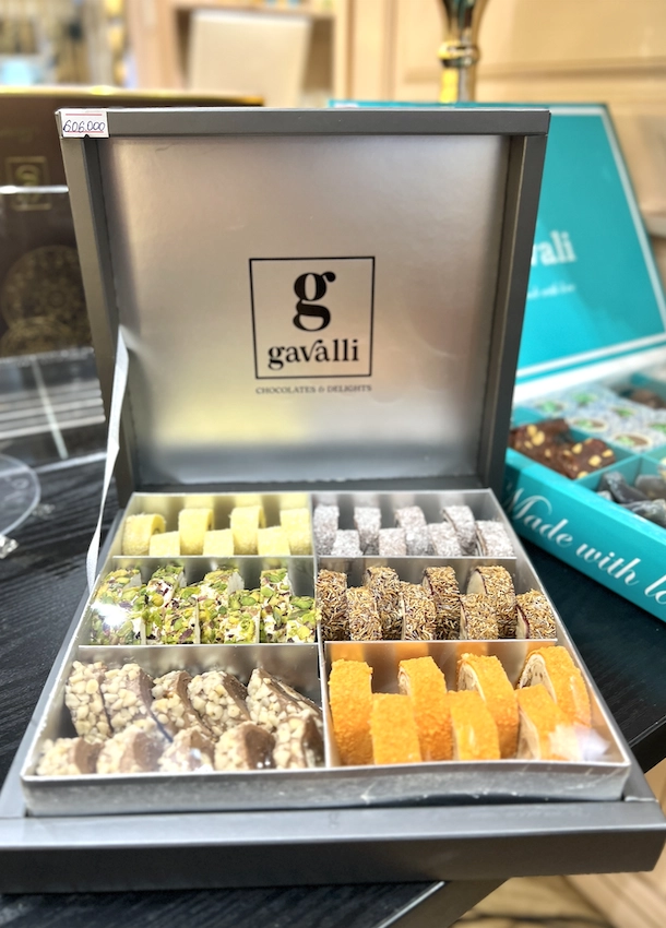 Grey quti, 6 bo&lsquo;limli sovg&lsquo;a to&lsquo;plami sotib olish