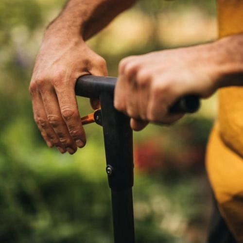 Сеялка для посадки луковичных Fiskars Ergo 1057078 рассрочка