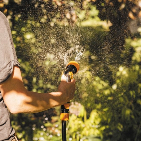 Fiskars MULTI 1023665 Sug'orish uchun purkagich bo'lib to'lash